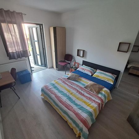 Apartamento Casa Marvik Oradea Exterior foto