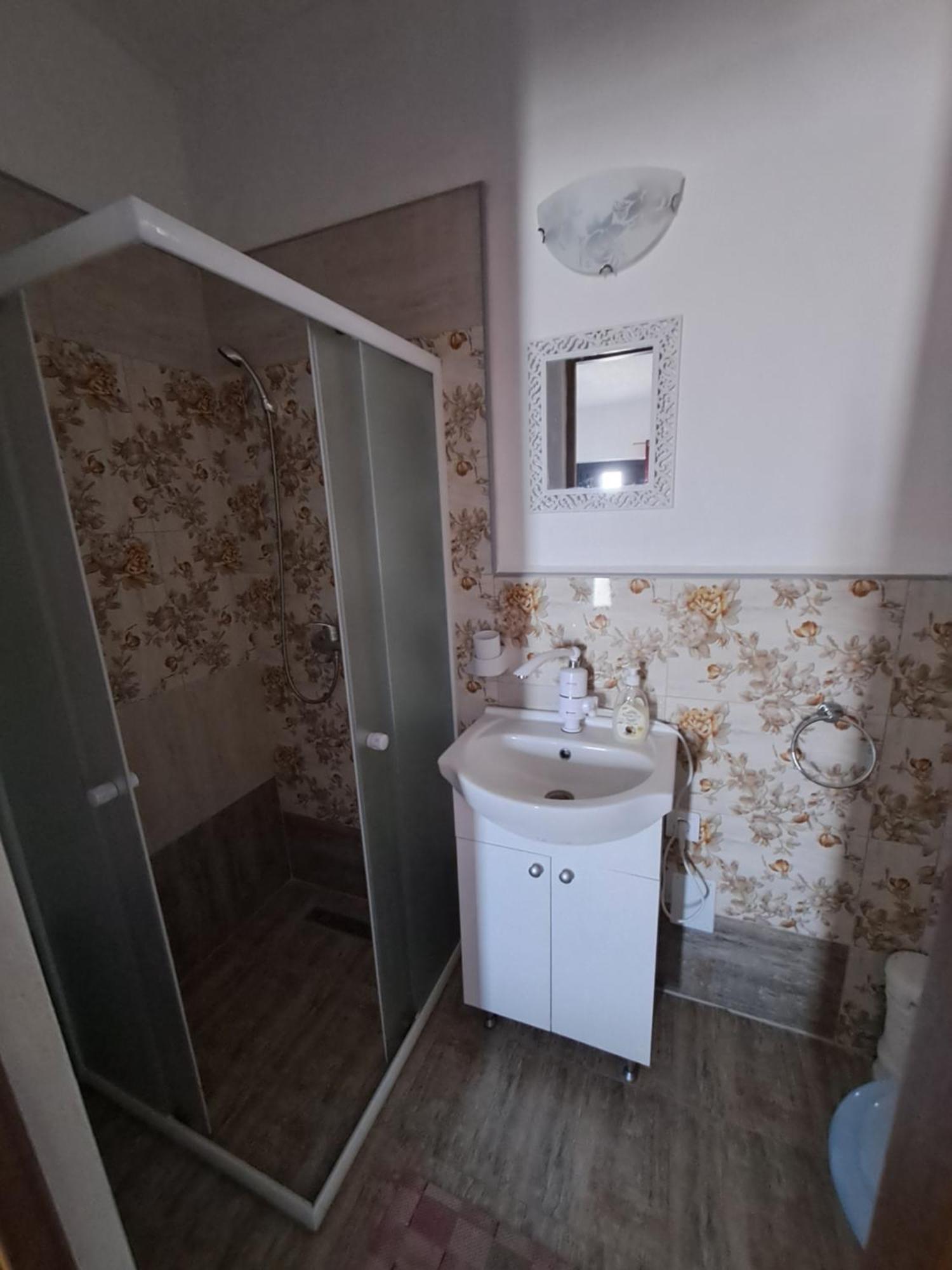 Apartamento Casa Marvik Oradea Habitación foto