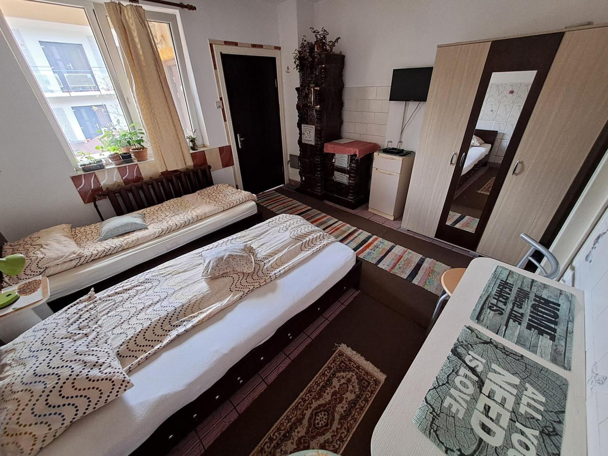 Apartamento Casa Marvik Oradea Habitación foto